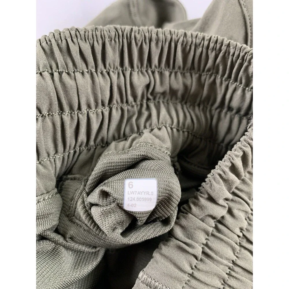 Lululemon Hotty Hot High-Rise Lined Short 2.5” inseam Size 6